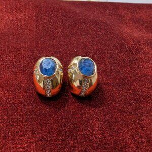 Vintage pierced earrings like gold, diamonds and saphire